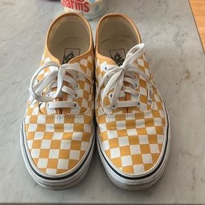 Vans Authentic’s (7.5)